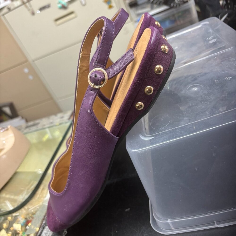 Shoes - Picture 2 of 4